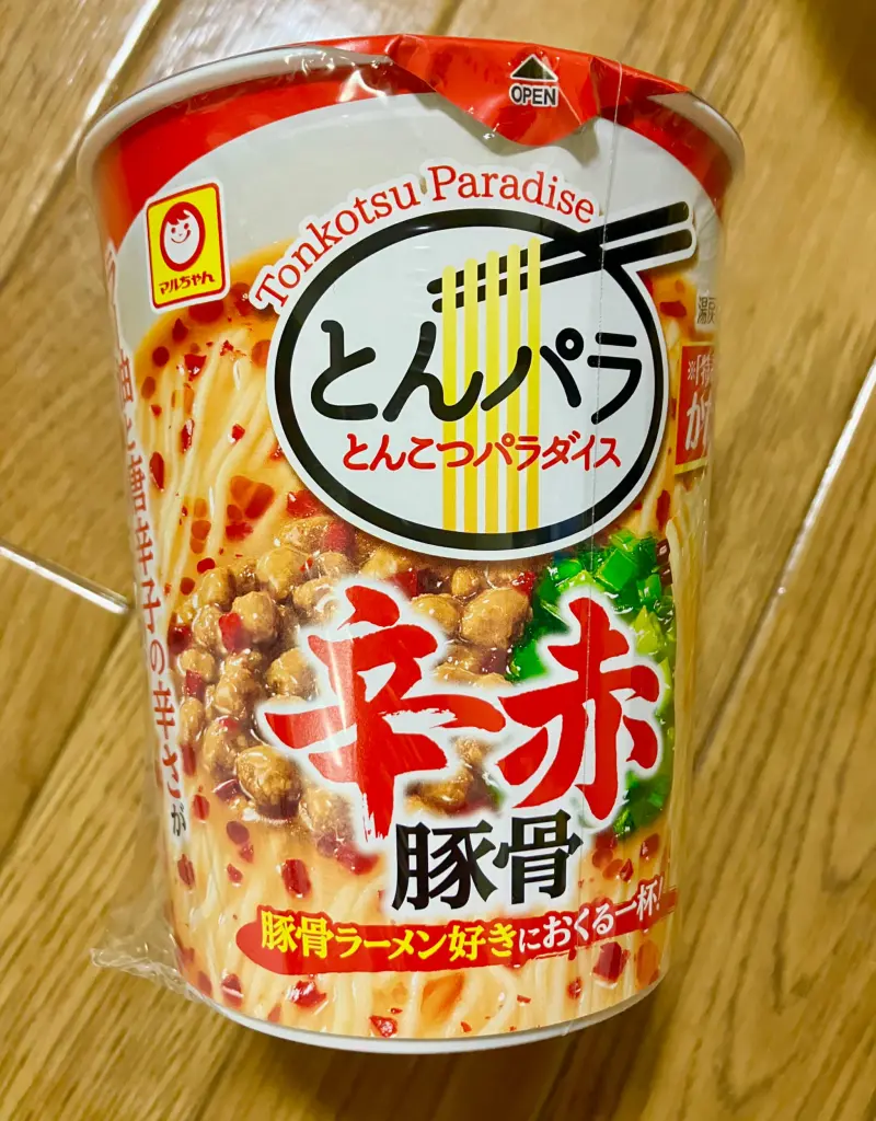 カップ麺】特許製法の麺？！とんパラ辛赤豚骨を食べてみた！｜辛いもの