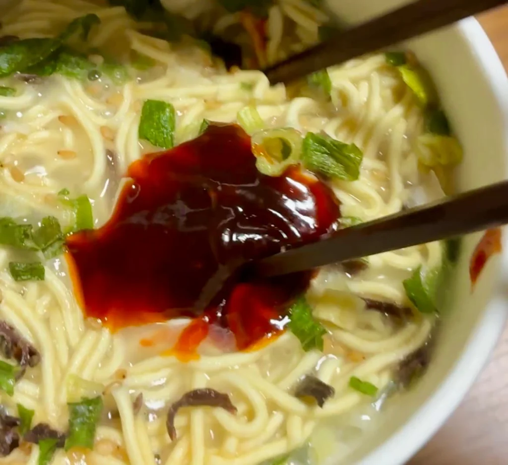 実食】辛旅「大魔王入り 博多激辛とんこつラーメン」はどれほど辛い